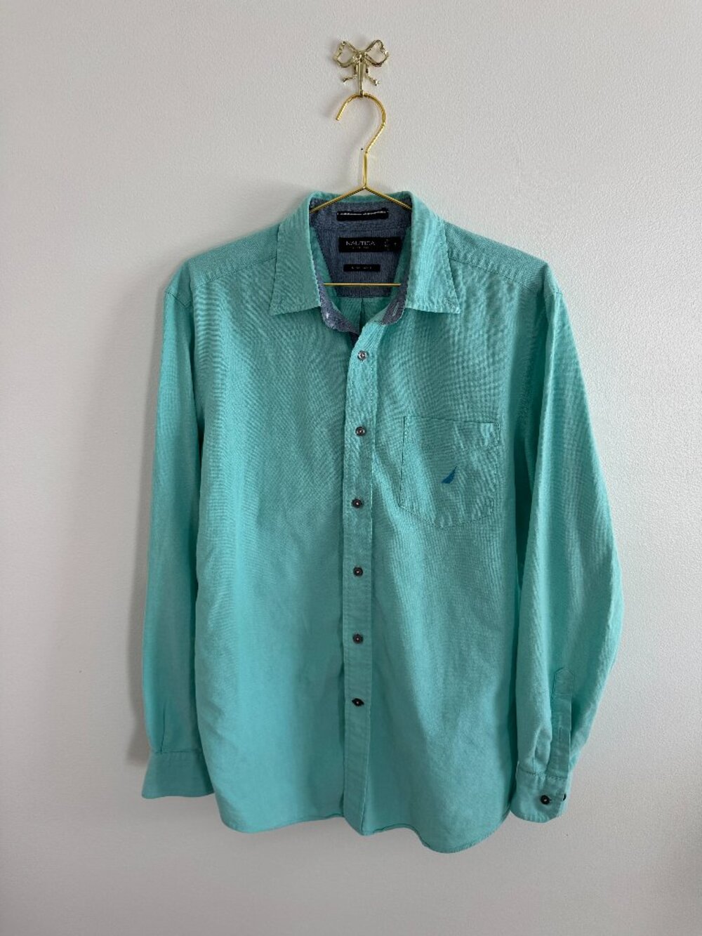 Men's Nautica Button Down Medium